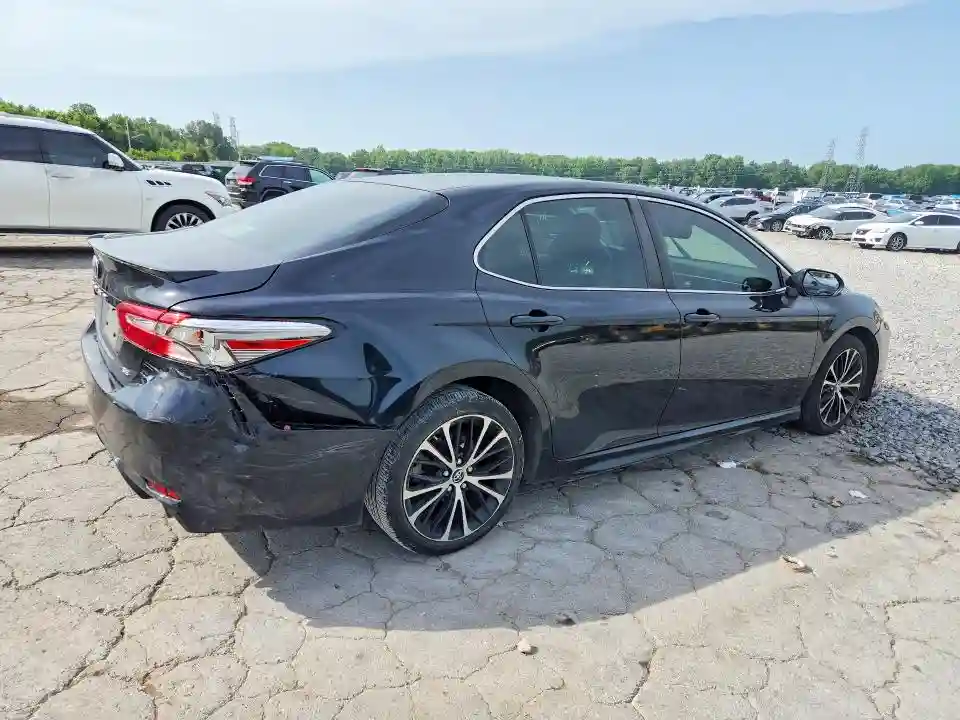 JTNB11HK9J3009647 2018 TOYOTA CAMRY-2