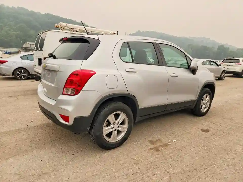 3GNCJNSBOKL238515 2019 CHEVROLET TRAX-2