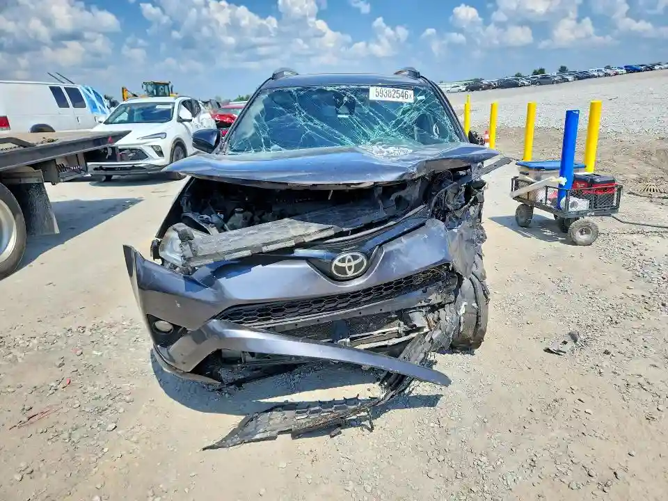 JTMJFREV3JJ190481 2018 TOYOTA RAV4-4