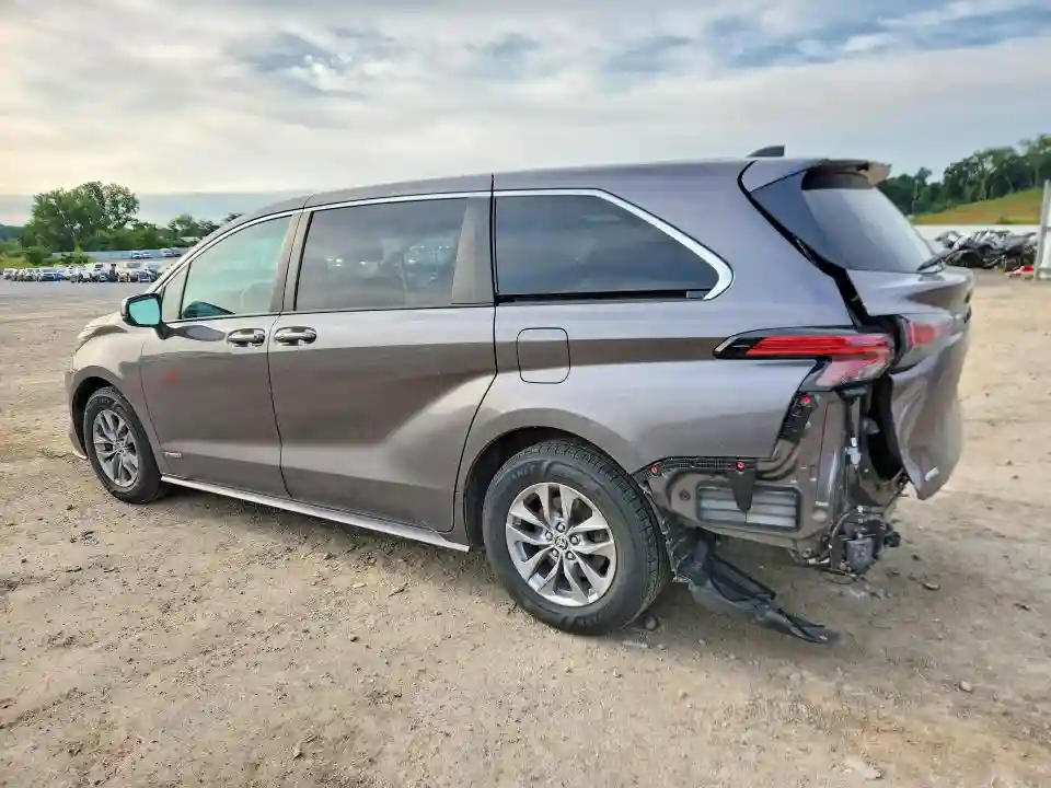 5TDKSKFC3MS007110 2021 TOYOTA SIENNA-1