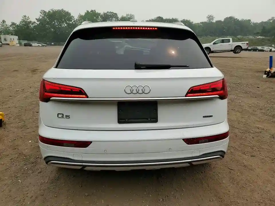 WA1BAAFY5M2024677 2021 AUDI Q5-5