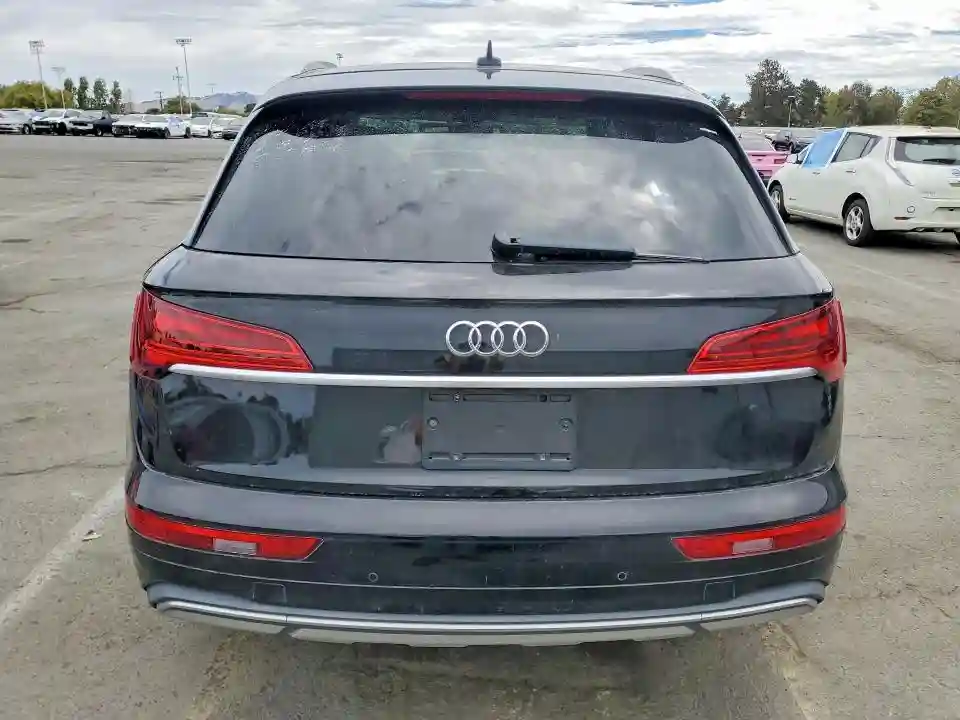 WA1AAAFY9M2009241 2021 AUDI Q5-5