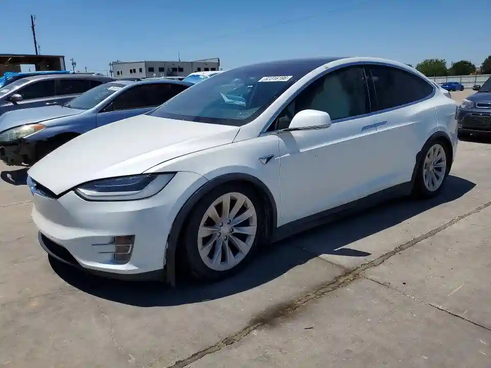 5YJXCDE26LF231868 2020 TESLA MODEL X-0