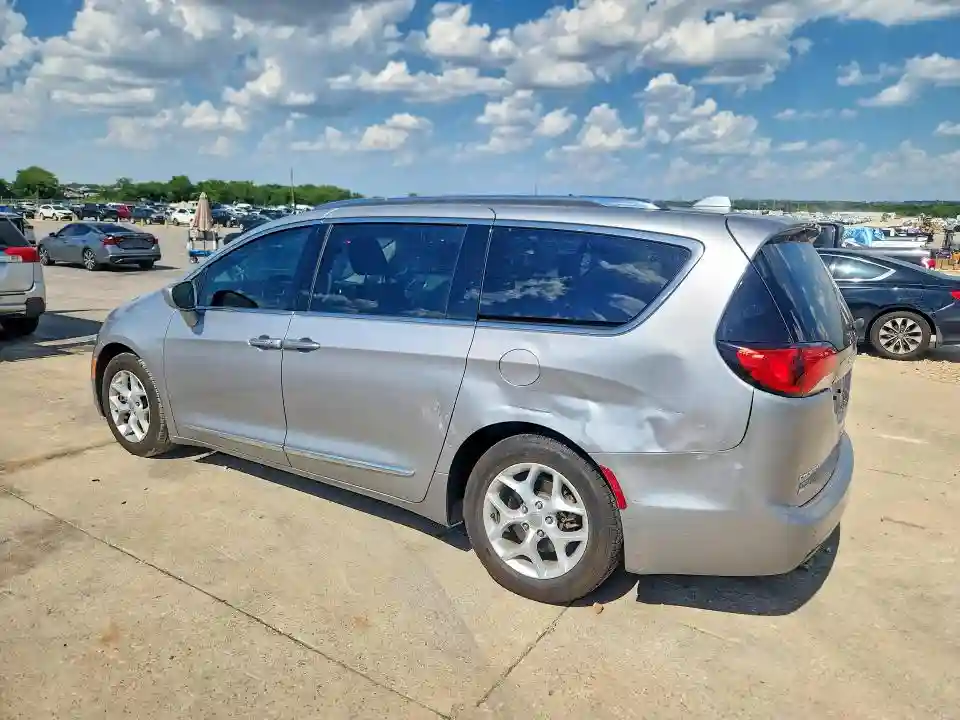 2C4RC1BG3JR219038 2018 CHRYSLER PACIFICA-1