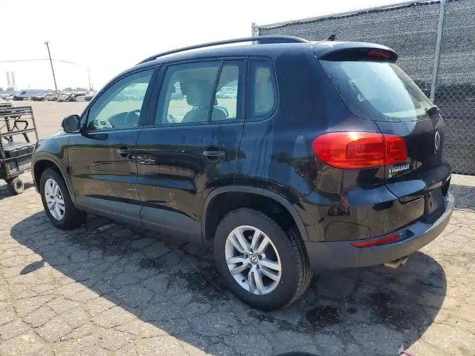 WVGAV7AX7HK006674 2017 VOLKSWAGEN TIGUAN-1