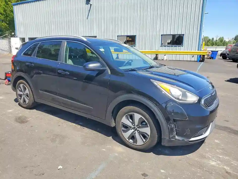KNDCB3LC8H5084453 2017 KIA NIRO-3