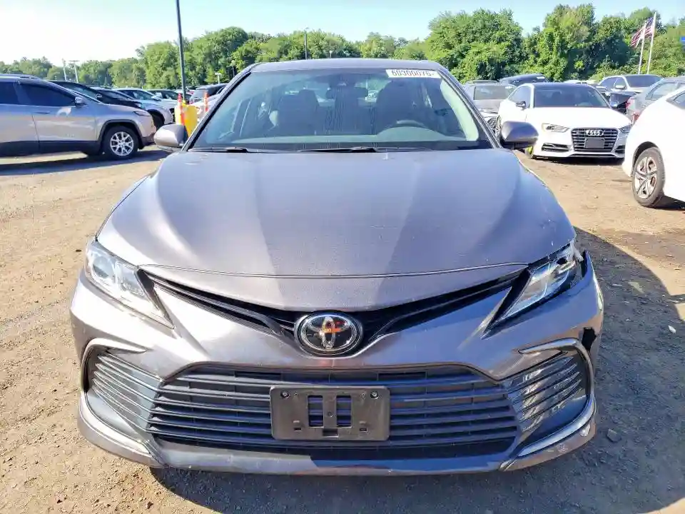 4T1C11BKXMU030129 2021 TOYOTA CAMRY-4