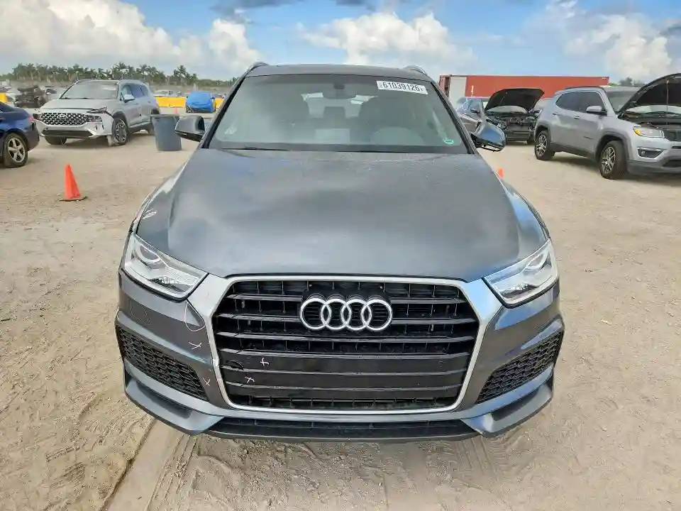 WA1BCCFS0JR030987 2018 AUDI Q3-4