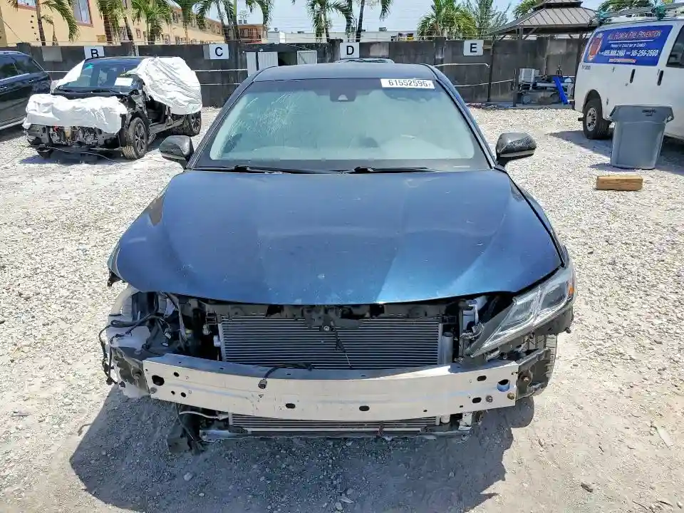 4T1B11HK8JU560713 2018 TOYOTA CAMRY-4