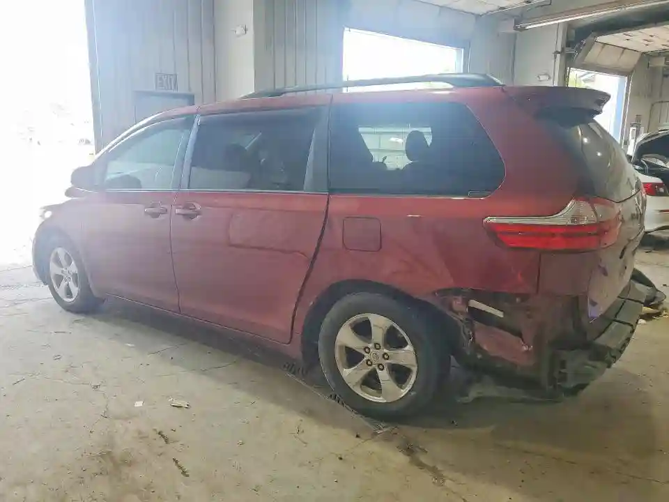 5TDKZ3DC7HS776722 2017 TOYOTA SIENNA-1