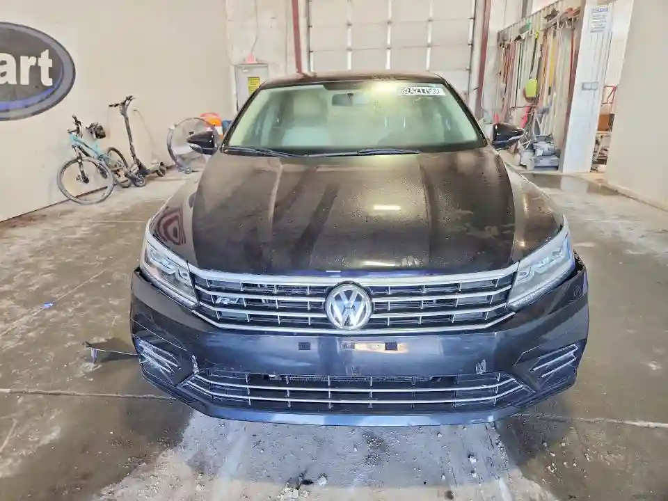 1VWDT7A30HC023876 2017 VOLKSWAGEN PASSAT-4