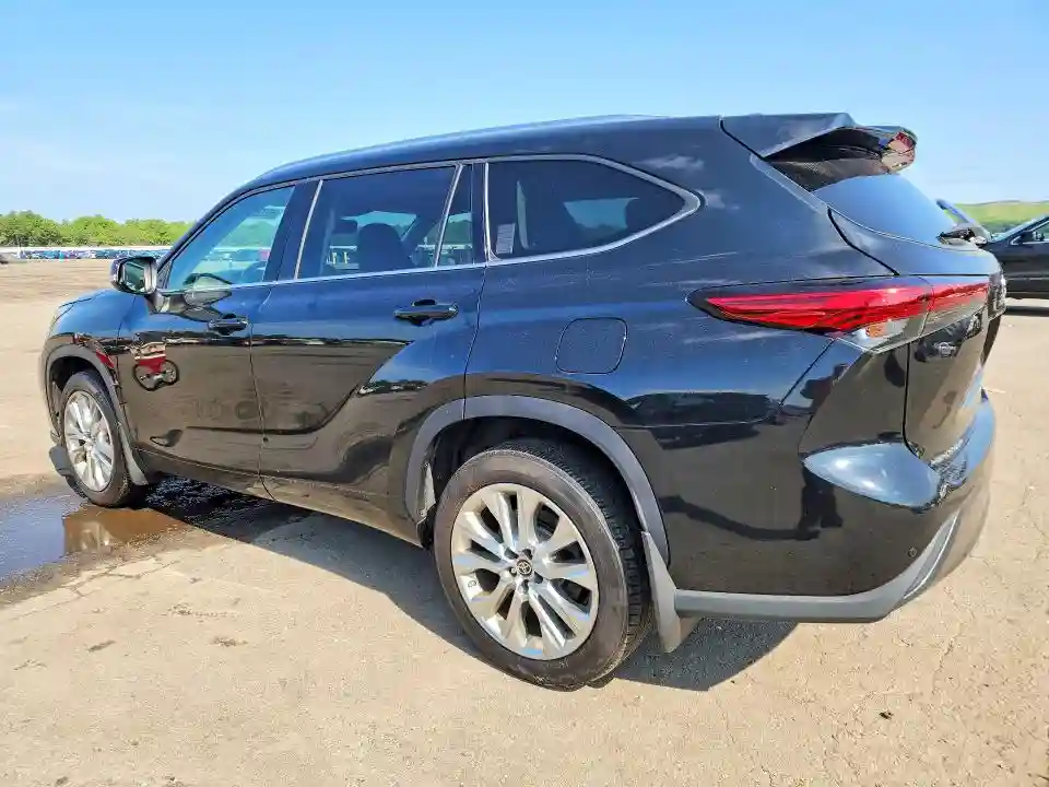 5TDDZRBH8NS567723 2022 TOYOTA HIGHLANDER-1