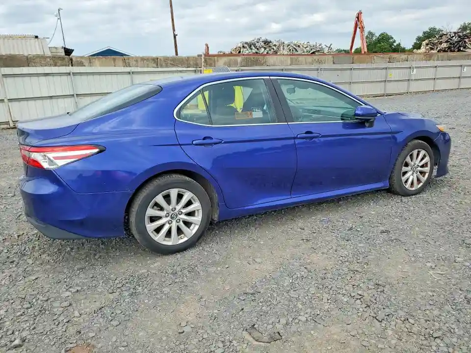 4T1B11HKXJU643494 2018 TOYOTA CAMRY-2