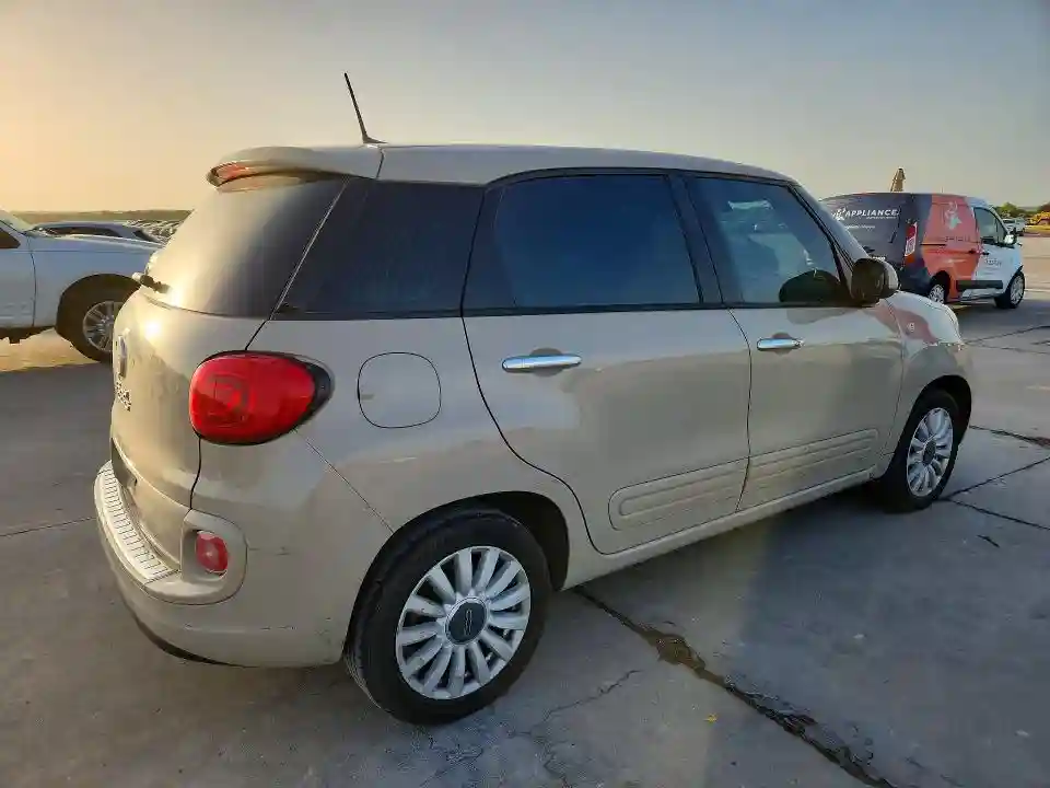 ZFBCFAAH7HZ038583 2017 FIAT 500-2
