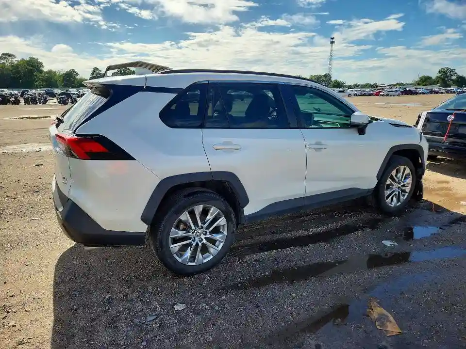 2T3A1RFV7MW181740 2021 TOYOTA RAV4-2