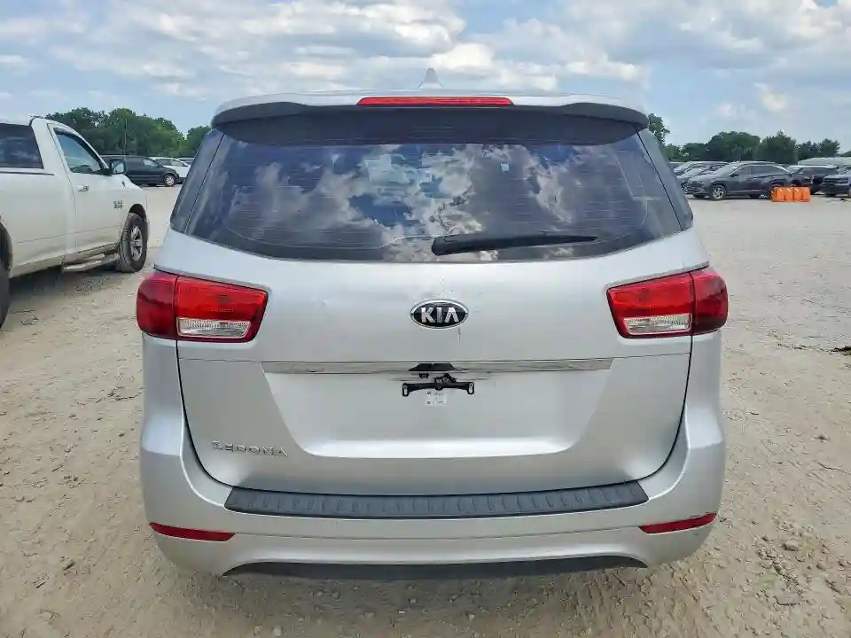 KNDMA5C18H6261174 2017 KIA SEDONA-5