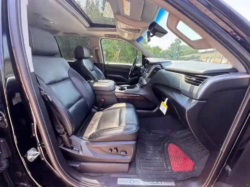1GNSKHKC7KR132008 2019 CHEVROLET SUBURBAN-4