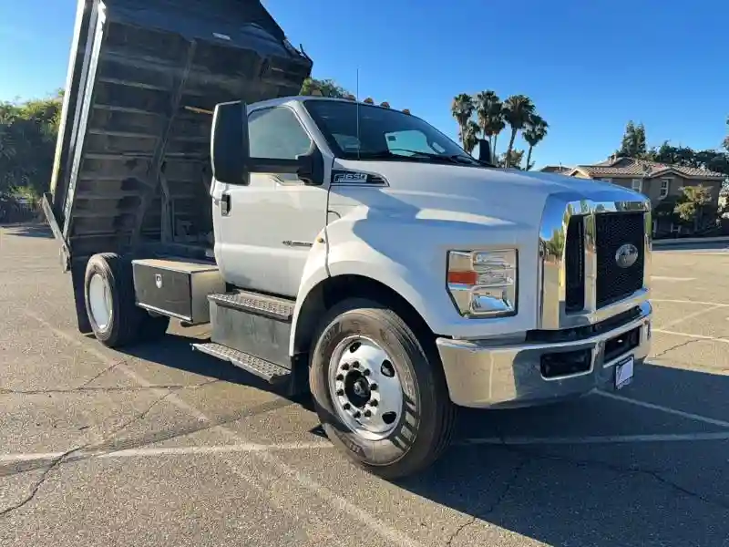 1FDNF6DE3NDF08598 2022 FORD F650-0