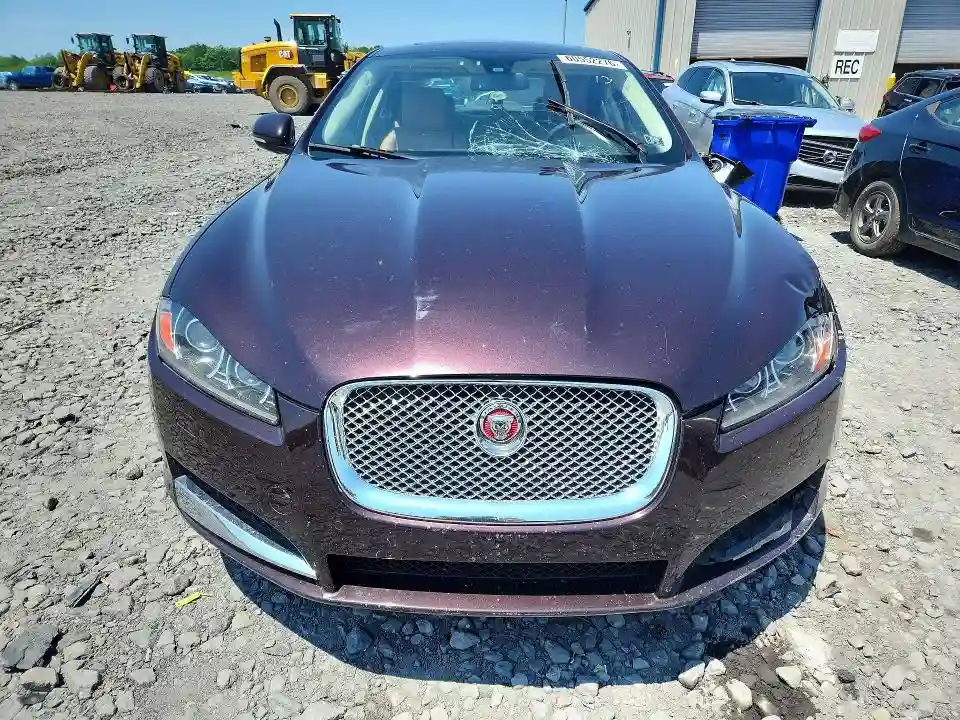 SAJWJ0FF6F8U70564 2015 JAGUAR XF-4