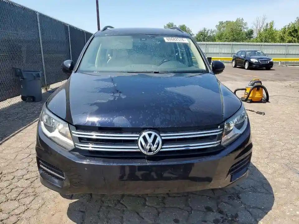 WVGAV7AX7HK006674 2017 VOLKSWAGEN TIGUAN-4