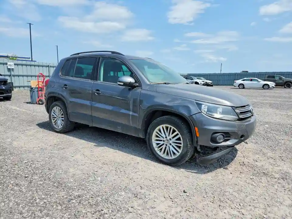 WVGJV7AX3GW586304 2016 VOLKSWAGEN TIGUAN-3