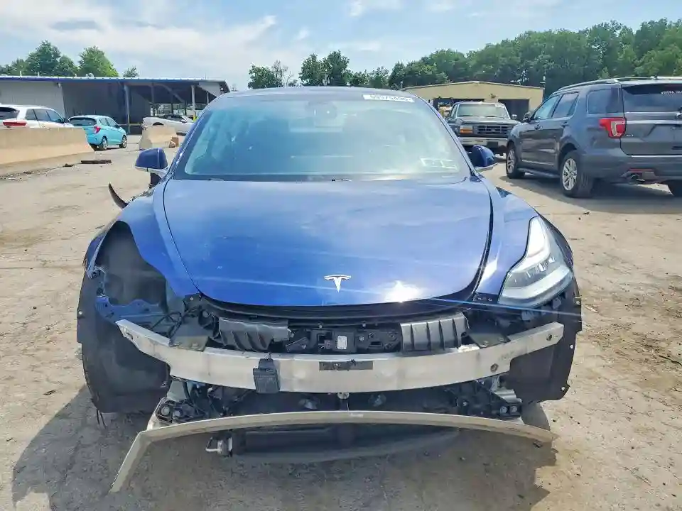 5YJ3E1EB8JF130397 2018 TESLA MODEL 3-4
