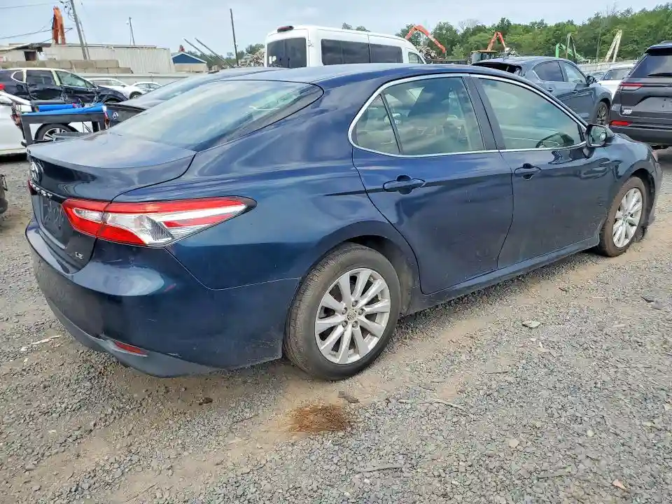 JTNB11HK0J3011660 2018 TOYOTA CAMRY-2