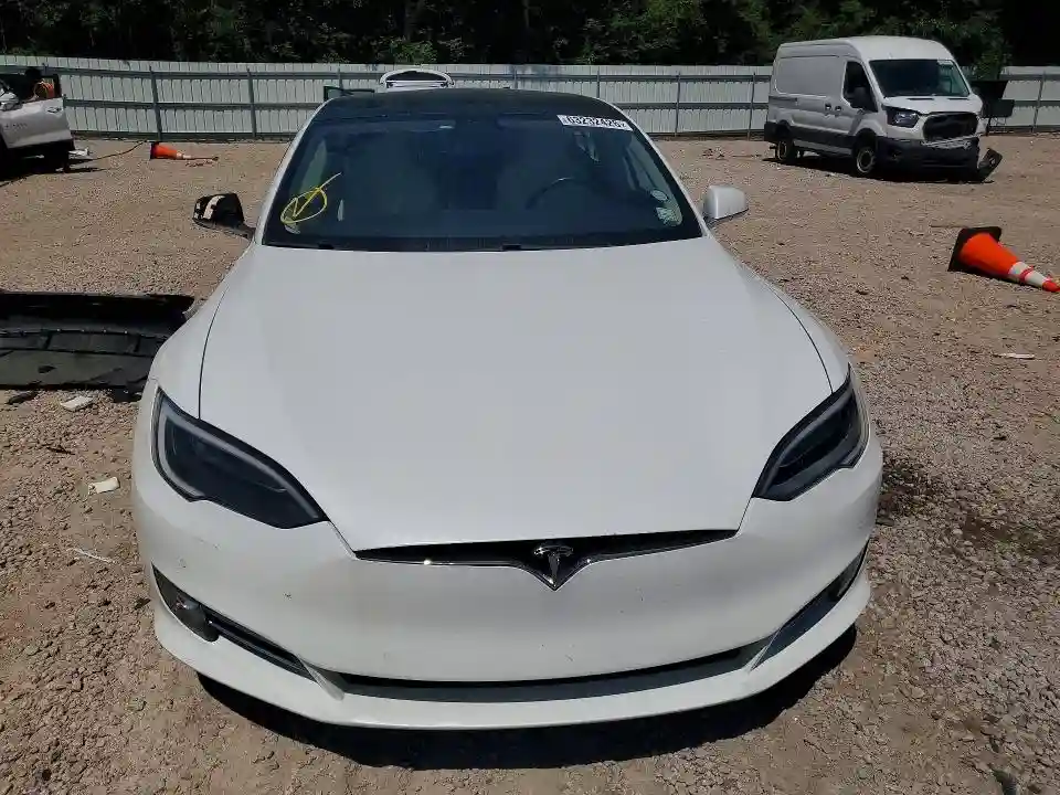 5YJSA1E24JF252407 2018 TESLA MODEL S-4