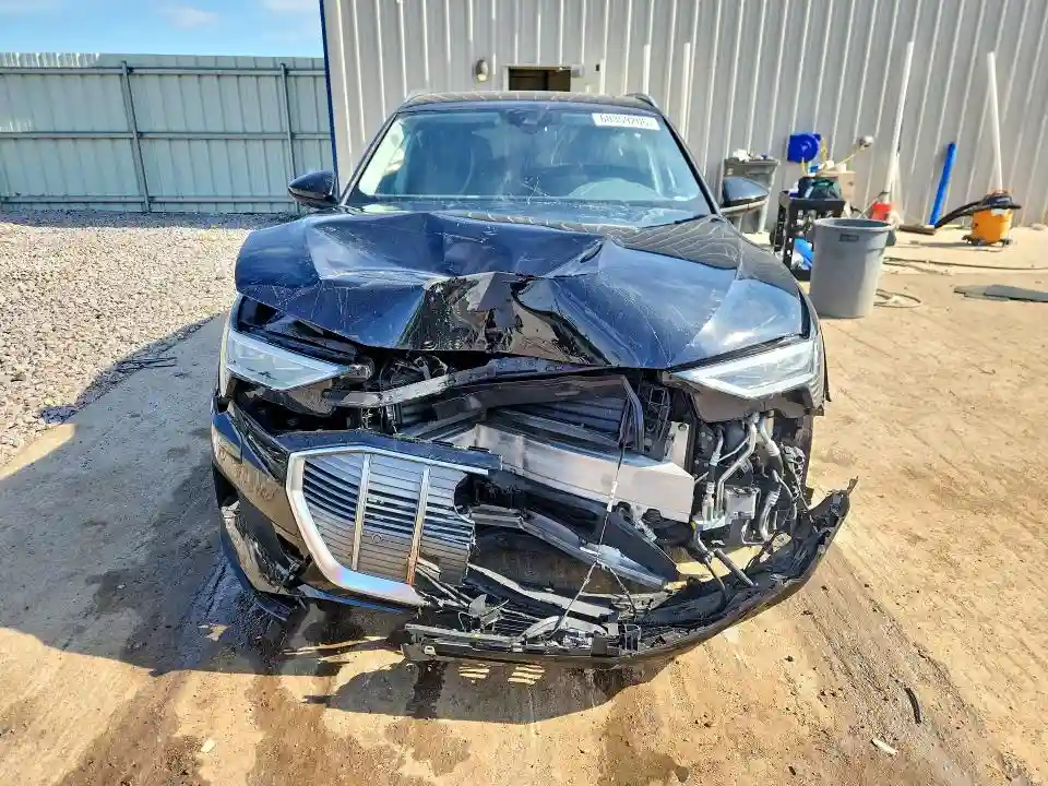 WA1LAAGE7KB011984 2019 AUDI E-TRON-4