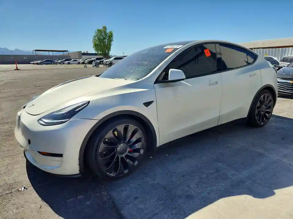 7SAYGDEF6NF337545 2022 TESLA MODEL Y-0