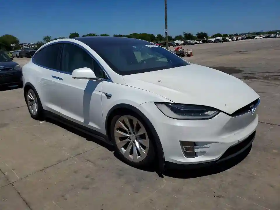 5YJXCDE26LF231868 2020 TESLA MODEL X-3