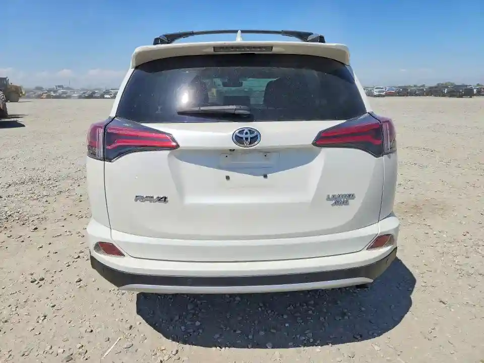 JTMDFREV0JJ240265 2018 TOYOTA RAV4-5