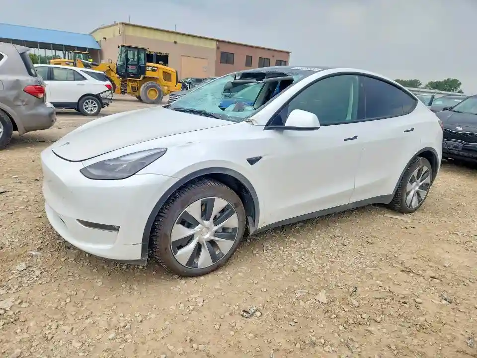 7SAYGDEE6PF684657 2023 TESLA MODEL Y-0