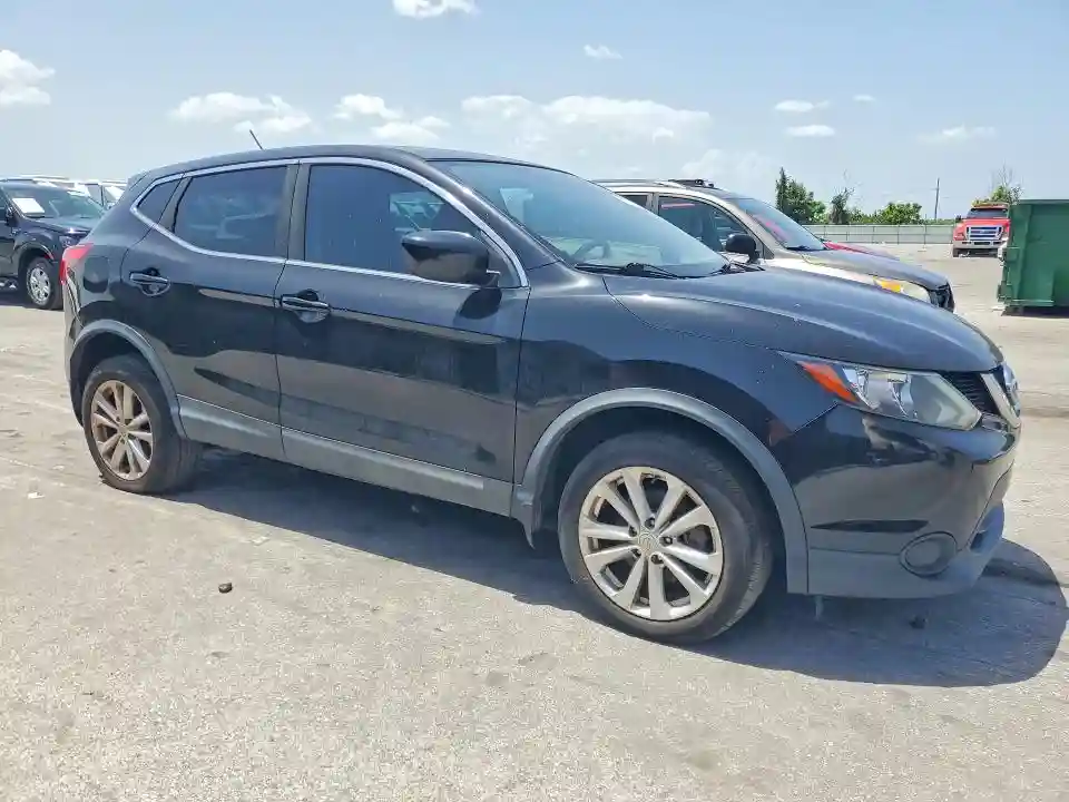 JN1BJ1CP7HW018575 2017 NISSAN ROGUE-3