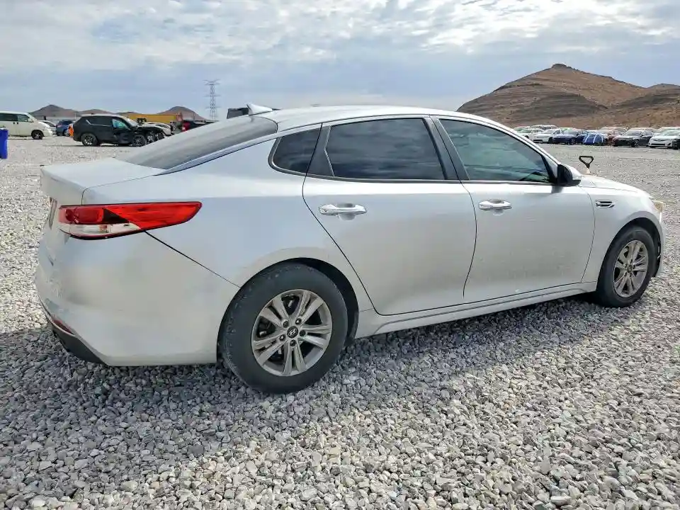 5XXGT4L36GG094137 2016 KIA OPTIMA-2