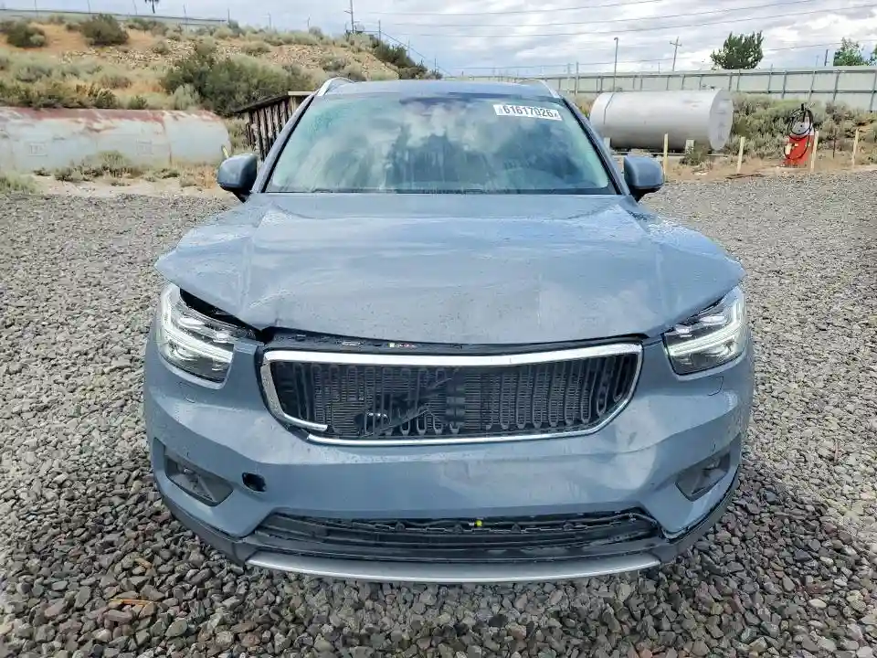 YV4162UK7M2466882 2021 VOLVO XC40-4