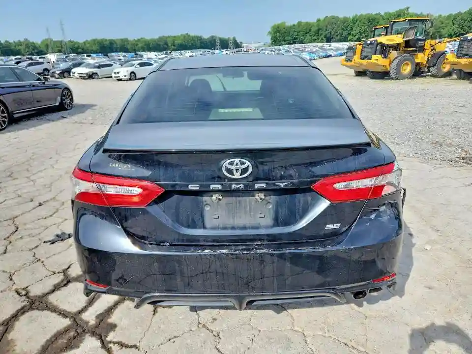 JTNB11HK9J3009647 2018 TOYOTA CAMRY-5