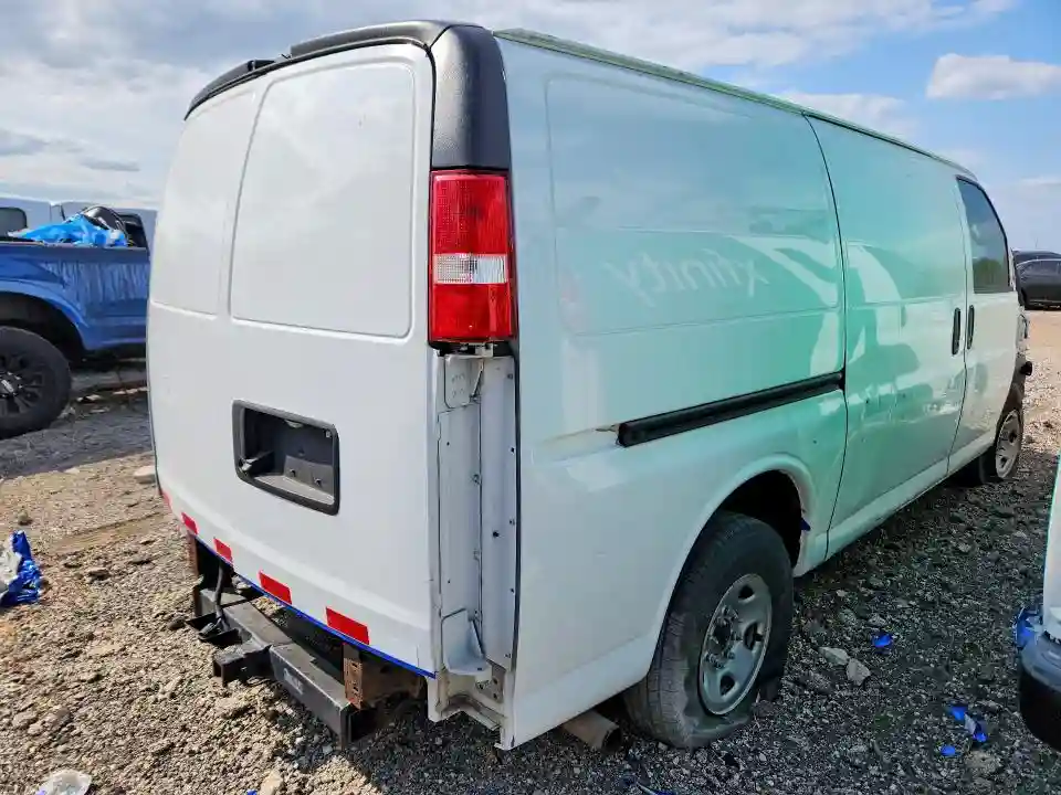 1GCWGAFPXJ1319823 2018 CHEVROLET EXPRESS-2
