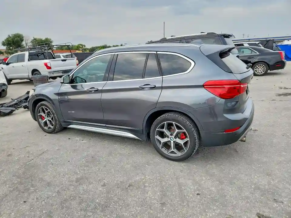 WBXHT3C38H5F81981 2017 BMW X1-1