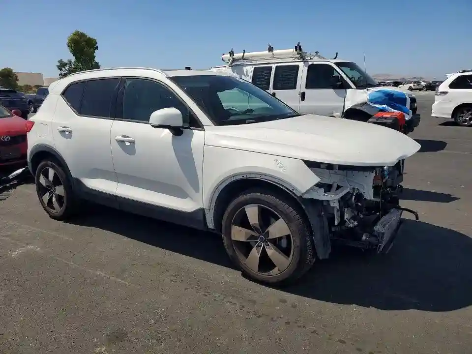 YV4162UK5K2111545 2019 VOLVO XC40-3