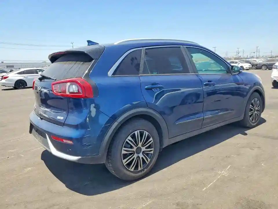 KNDCE3LC1H5072779 2017 KIA NIRO-2