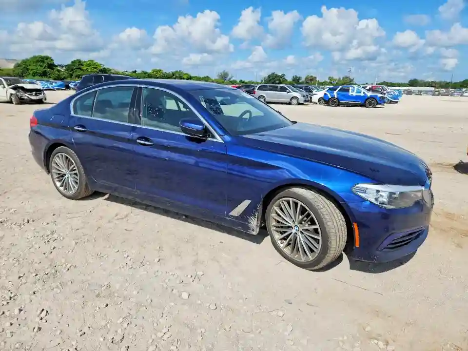 WBAJE7C55JG891379 2018 BMW 5 SERIES-3