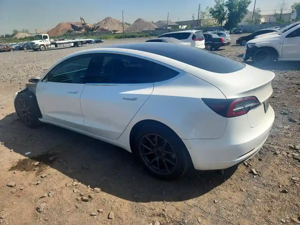 5YJ3E1EB3KF493515 2019 TESLA MODEL 3-1