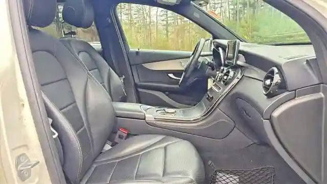WDC0G4KB4KV136679 2019 MERCEDES-BENZ GLC-CLASS-4