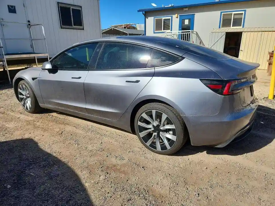 5YJ3E1EB0SF996757 2025 TESLA MODEL 3-1