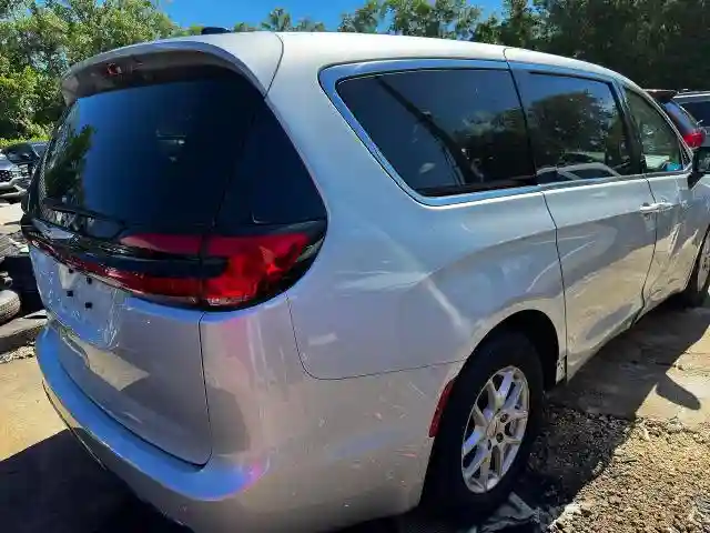 2C4RC1BG9RR125838 2024 CHRYSLER PACIFICA-3