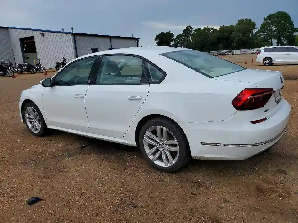 1VWLA7A32KC008076 2019 VOLKSWAGEN PASSAT-1