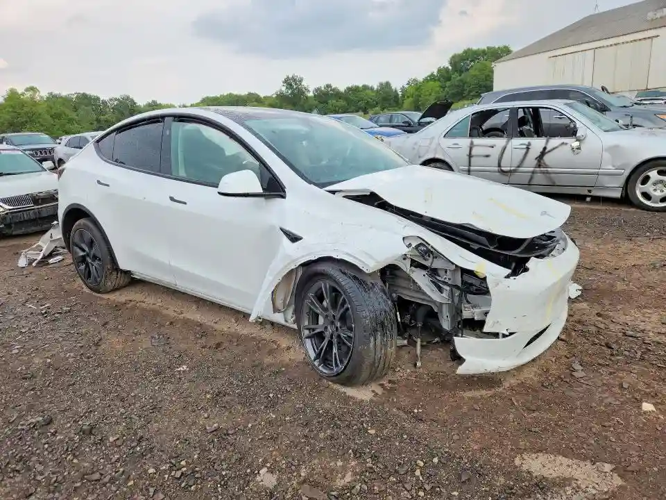 7SAYGDED3RF129160 2024 TESLA MODEL Y-3