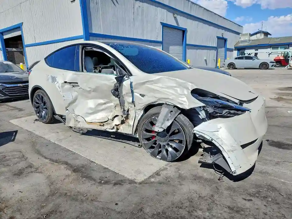 7SAYGDEF6NF337545 2022 TESLA MODEL Y-3