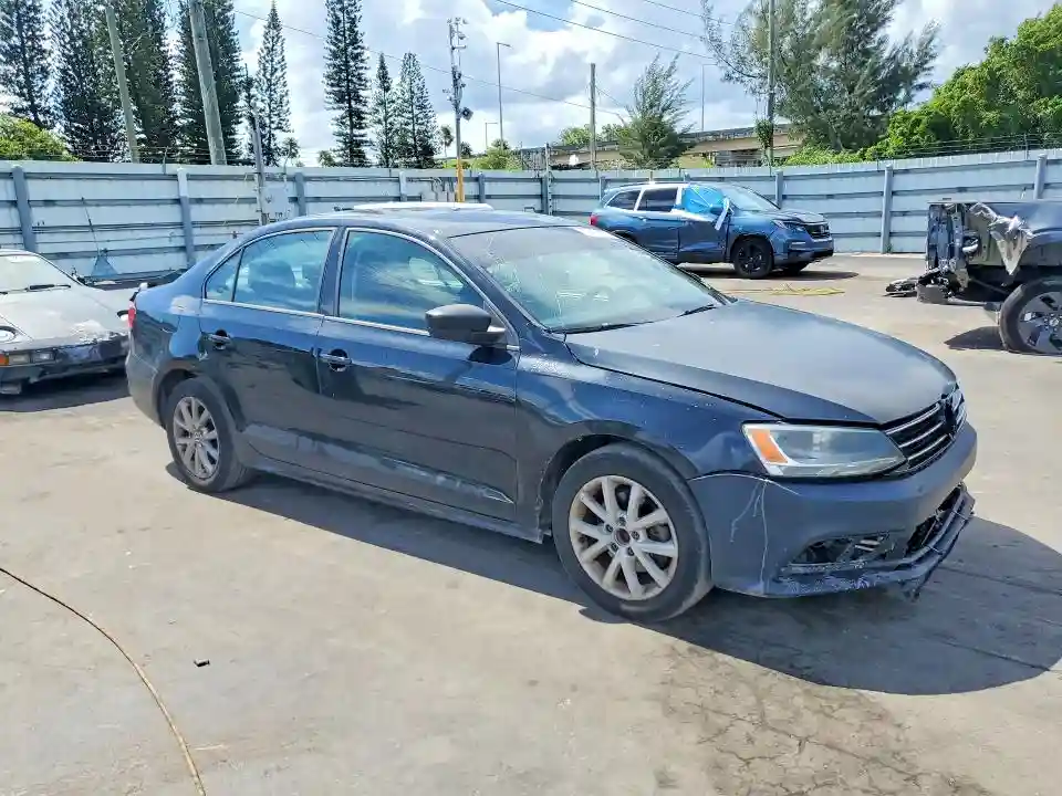 3VWD07AJ5FM326543 2015 VOLKSWAGEN JETTA-3